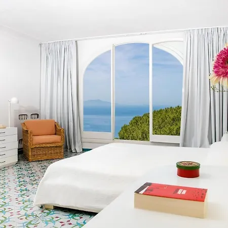Villa Douglas - Nestled In Nature Capri