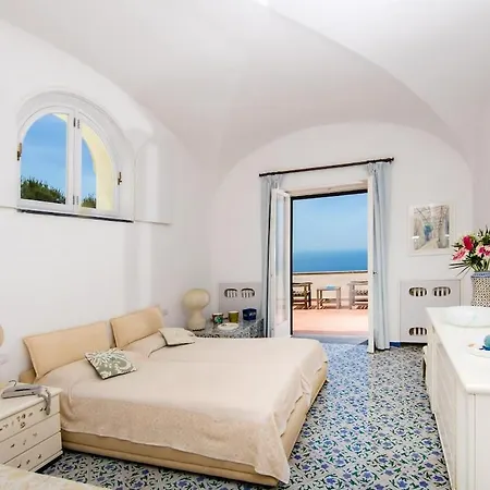 Douglas - Nestled In Nature Villa Capri